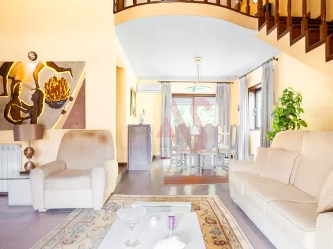 Casa T4 a Moreira de Cónegos, Guimarães