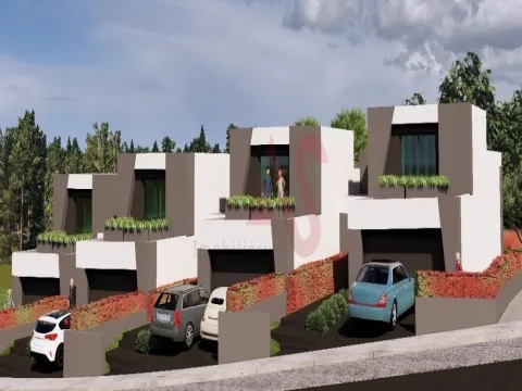 Moradia T3 em construção em Idães, Felgueiras