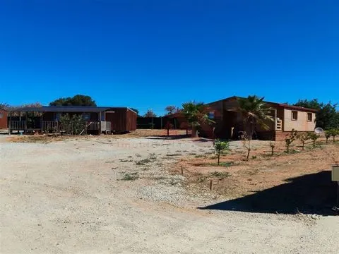 Terreno Rústico com 7 Bungalows na Guia em Albufeira