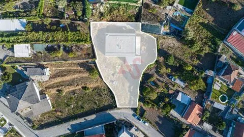 Moradia T3 em Construção com Piscina – Roriz, Santo Tirso