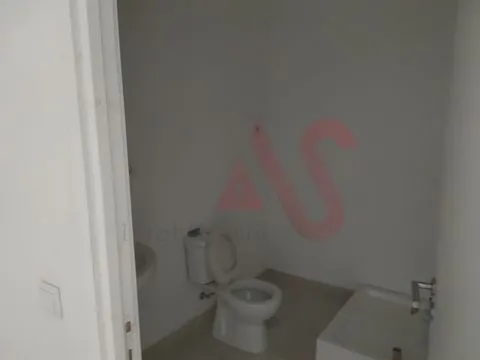 Loja com 98 m²,  a 2 min. do Hospital e a 5 min. do Centro Histórico de Guimarães, Fermentões