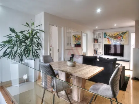 Maison de 4+1 chambres avec espace commercial à Sousa, Felgueiras