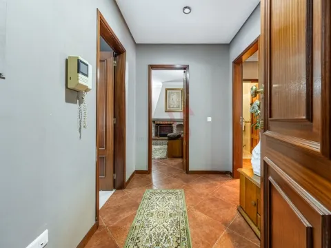 Duplex 2 chambres (3 chambres d’origine) – Vizela Center – Grandes terrasses + 2 garages