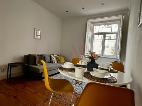 2 bedroom apartment for rent, close to the Arroios metro in Lisbon