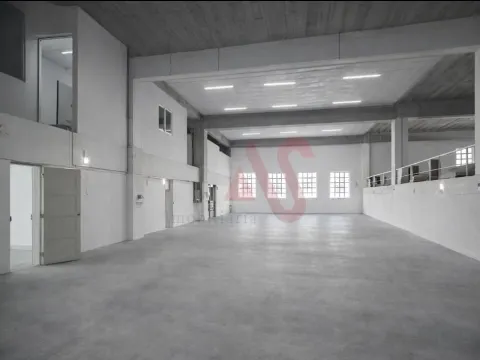 Armazém Industrial com Licença de Indústria + Terreno Anexo | Excelente Oportunidade de Investimento