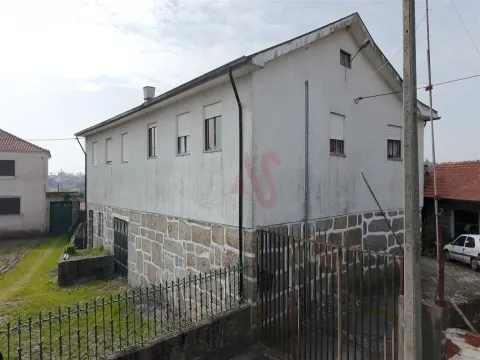 Conjunto de Propriedades com Elevado Potencial | Terreno Total de 4.089 m² |  Paços de Ferreira