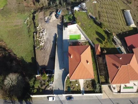 3+2 Bedroom Villa with Pool and Land of 2,760 sqm in Idães, Felgueiras