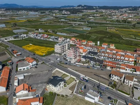 T1 em Aver-o-Mar a 10 min da praia | Último piso | Garagem | Potencial T2