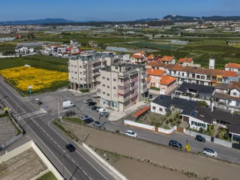 T1 em Aver-o-Mar a 10 min da praia | Último piso | Garagem | Potencial T2