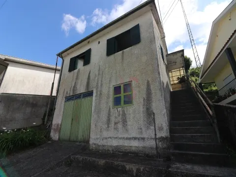 Moradia T4 em São Jorge de Vizela, Felgueiras | 139.000€