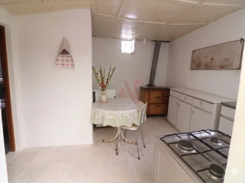Moradia T4 em São Jorge de Vizela, Felgueiras | 139.000€
