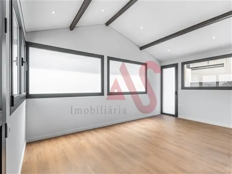 Etage 3+1 Schlafzimmerhaus vollständig renoviert in Brito, Guimarães