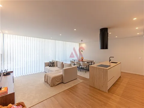 Apartamento T3 Mobilado e Equipado no Centro da Vila de Lousada