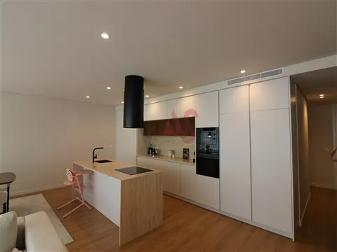 Apartamento T3 Mobilado e Equipado no Centro da Vila de Lousada