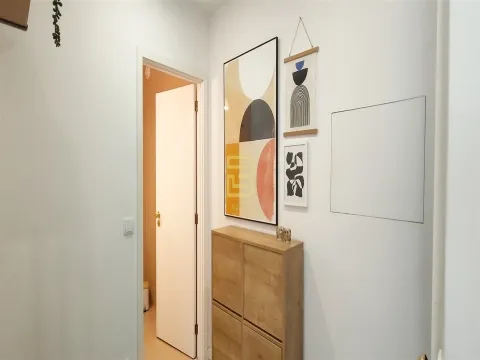 Apartamento T1 com  terraço em Leça da Palmeira