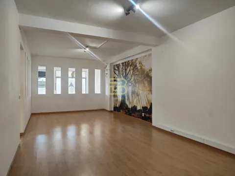 LOJA com 136m² em Zona Estratégica –BAGUIM do MONTE – Ideal para Vários Negócios!