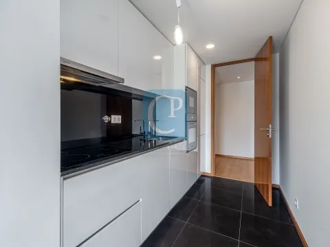 Apartamento T2, no Asprela Domus I, em frente ao Hospital S. João