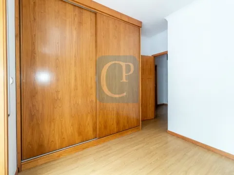 Apartamento T1 Kit mobilado e equipado, junto ao Hotel Áxis