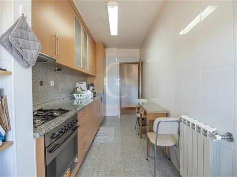 Apartamento T1 junto ao Hospital de S. João