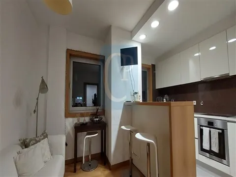Apartamento T1 totalmente equipado e mobilado, no Paços São João