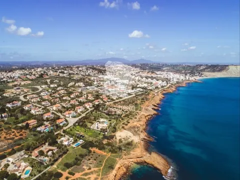 Synopsis - Lagos - Algarve