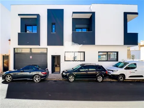 3 Bedroom - Semi-Detached Villa - Faro