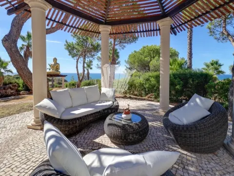 4 Quartos - Moradia - Carvoeiro