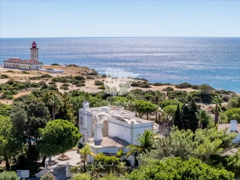 4 Quartos - Moradia - Carvoeiro