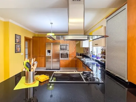 4 Bedrooms - Villa - Alcabideche - Cascais