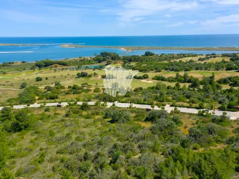 Parcelle à Construction - Meia Praia - Lagos - Algarve