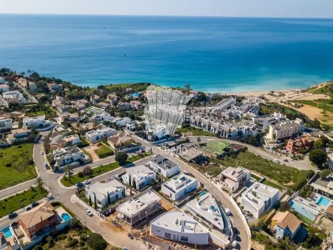 3 Bedrooms - Villa - Porto de Mós