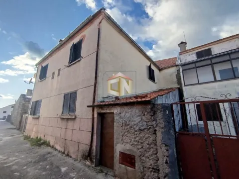 Maison dans village 4 Chambre(s)