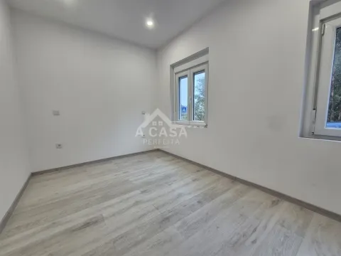 半独立式的房子 2个房间