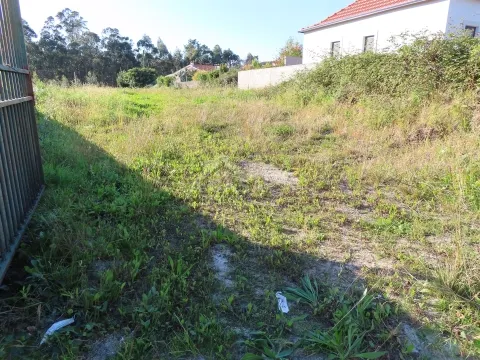 Terreno para construção com 810 m2 e de 10 m de frente em São Miguel do Souto
