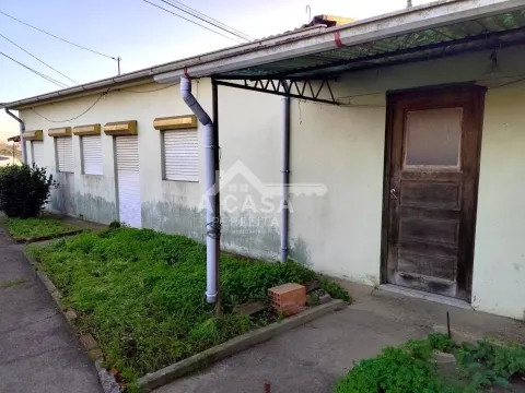 Moradia isolada  térrea T2 com anexos e pátio em Maceda