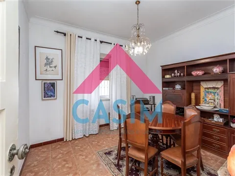 T3 Est. Militar | Damaia – Excelente Oportunidade de Investimento