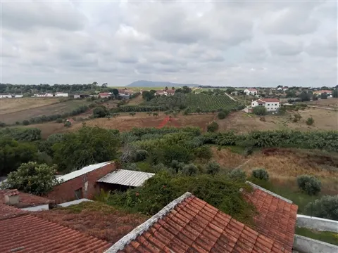 Moradia para Restaurar T2