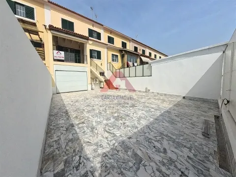 Maison 4 Chambre(s)