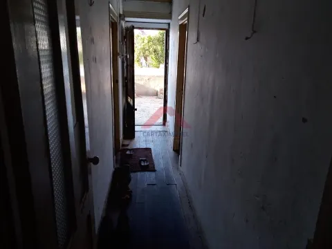 Detached house to restore T2