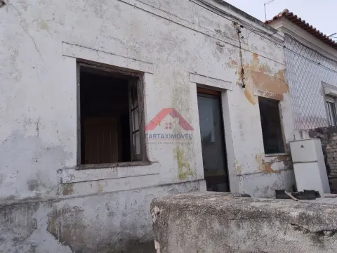 Moradia para Restaurar T2