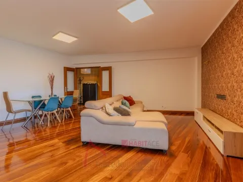 Apartamento T4 Mobilado à Venda em São Vicente, Braga