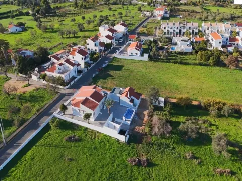 Moradia Térrea T5 com Piscina