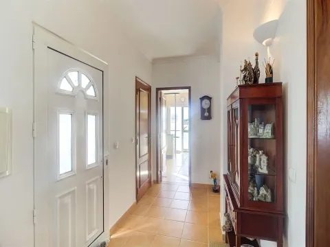 Fantástica Moradia V4 em Altura 