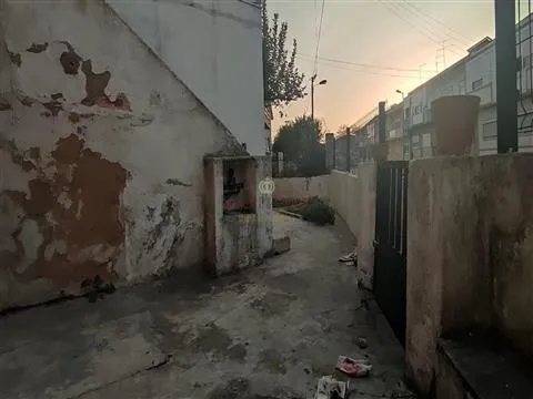 VILLA with 2 APARTMENTS in Feijó