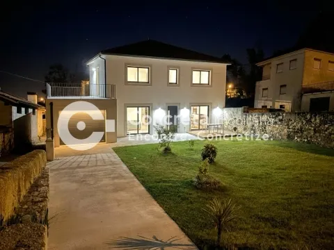 Ruína em pedra com terreno em Cossourado, Barcelos