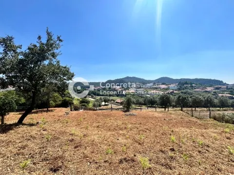 Terrain à bâtir avec projet approuvé à Creixomil, Barcelos