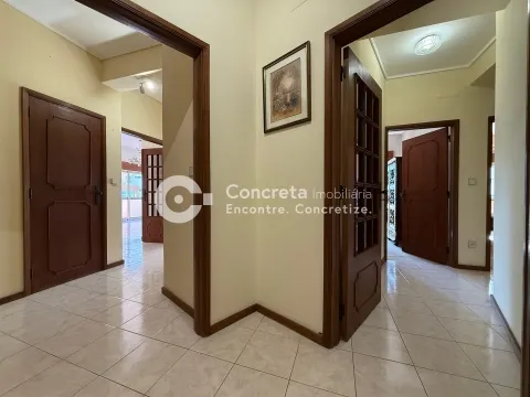 Apartamento T3 com lugar de garagem para arrendamento no centro de Barcelos