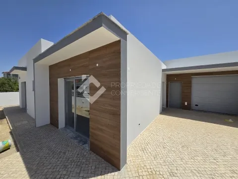 Moradia T4 Isolada com piscina - Azeitão