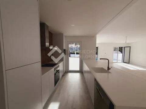 Moradia Isolada T3 com piscina - Azeitão