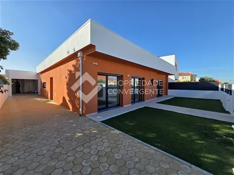 Moradia Isolada T3 com piscina - Azeitão